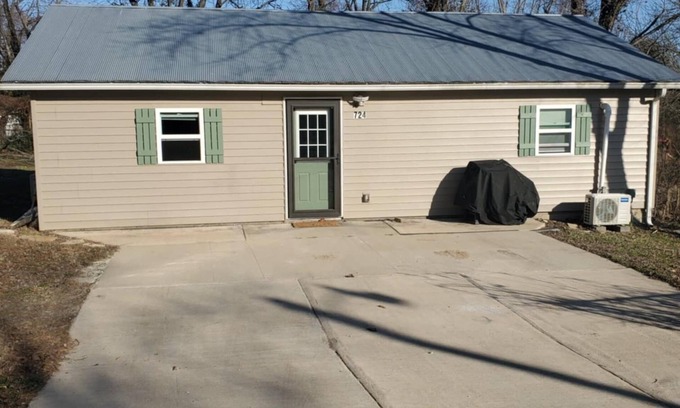 Rolla Maison | Cozy Home on the edge of Rolla!