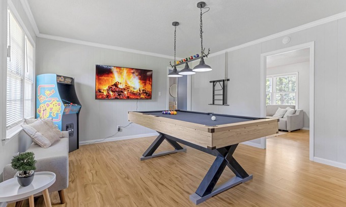 Spartanburg Maison | Cozy Home w/Pool Table, Arcade & Firepit