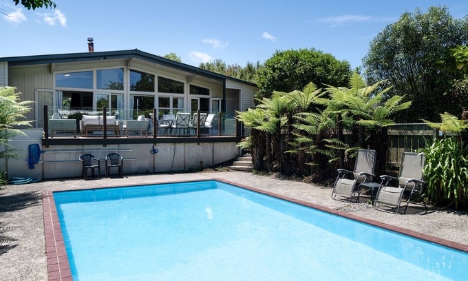 Springfield Maison | Cozy home with a pool! 5 minutes to Rotorua Town Centre.