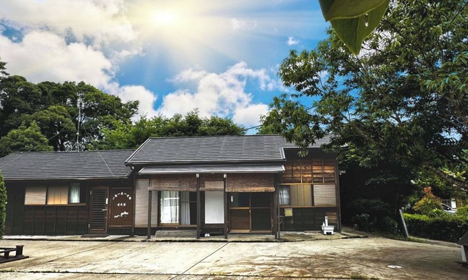 Ichihara Maison | Cozy Home with Whiskey Decor Free WiFi Netflix / Ichihara City Chiba