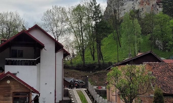 Bran Maison | Cozy house, 5 minutes from Bran Castle.nn THE PRICE IS PER ROOM, PER NIGHT