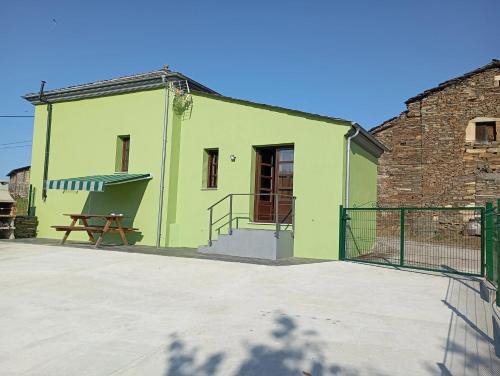 Grandas de Salime Maison | Cozy house in Grandas de Salime with mountain view