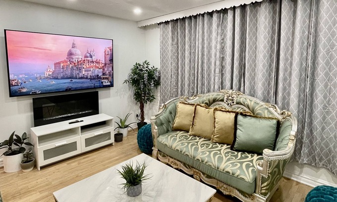 Saint-Leonard Maison | Cozy house in heart of Montreal