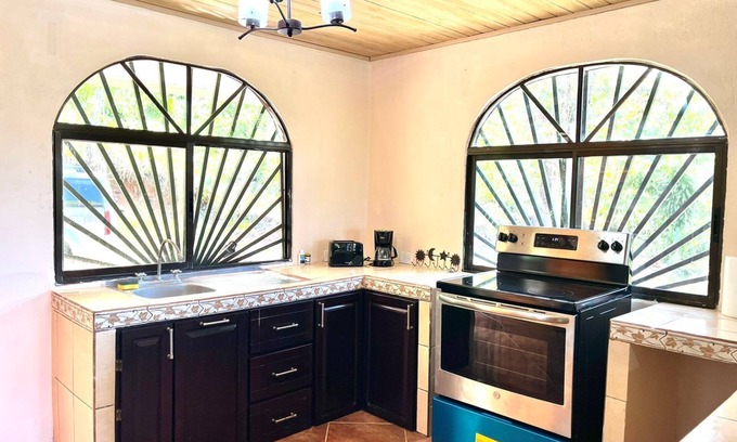Savegre Maison | Cozy house in the middle of the mountains just minutes from the beach