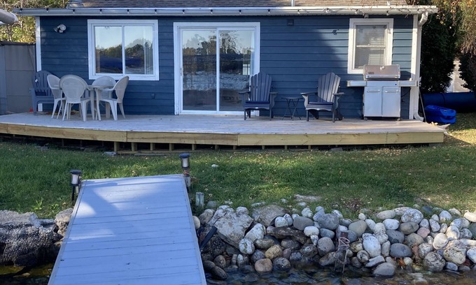 Maplewood Maison | Cozy house on Okauchee Lake!