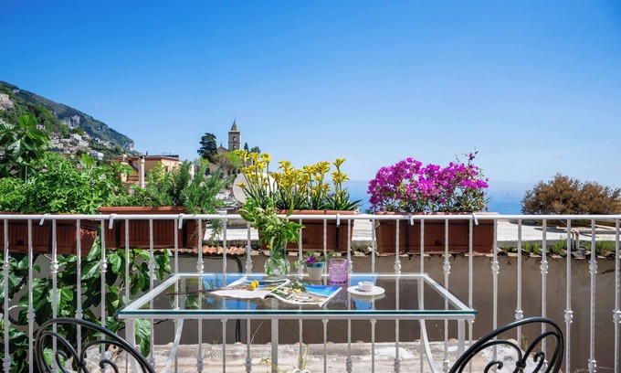 Montepertuso Appartement | Maison confortable avec vue mer, terrasse et parking privé