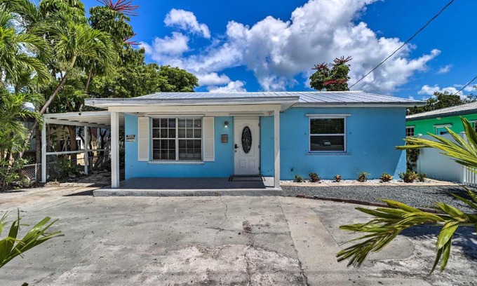 New Town Maison | Cozy Key West Beach Cottage Walk to Beaches!