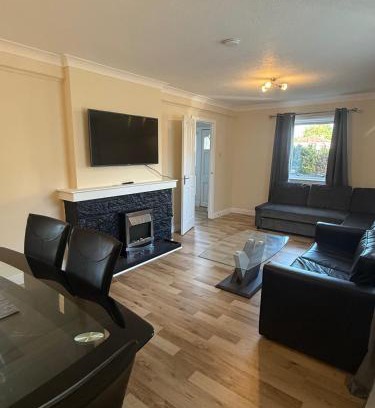 Kirkcaldy Maison | Cozy Kirkcaldy Hideaway - 3br House