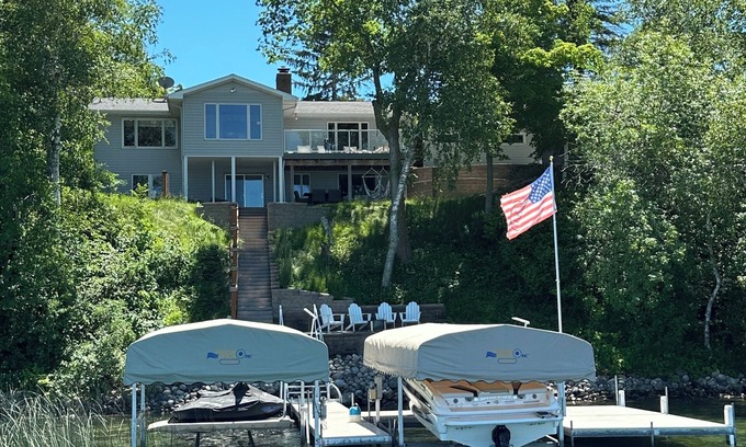 Alexandria Maison | Cozy lake home on chain of lakes!