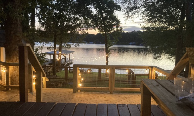 Mineola Cabine | Cozy Lakehouse