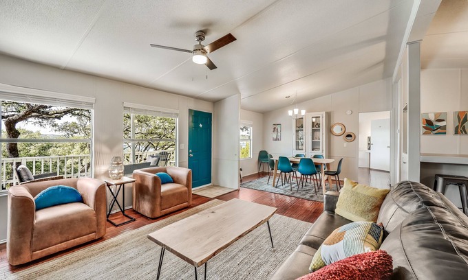 Lago Vista Cottage | Cozy Lakeside Cottage w/ Lake Access