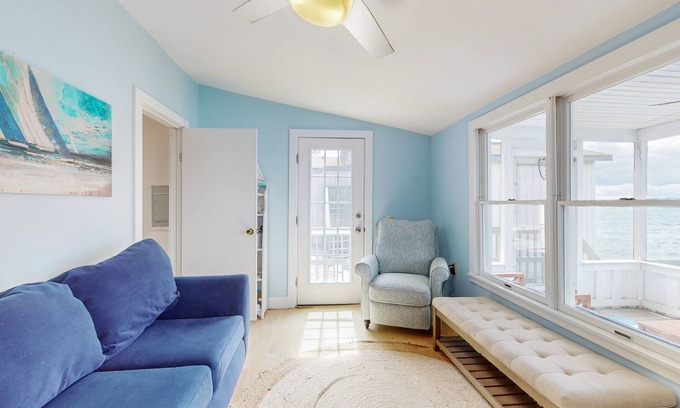 Town of Ledyard Maison | Cozy lakeside escape with screened porch, deck, pets, & AC