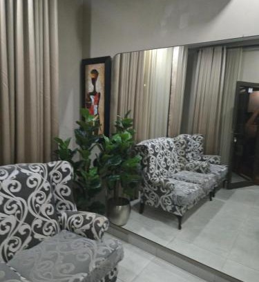 Mookgopong Maison | Cozy Lifestyle Guesthouse