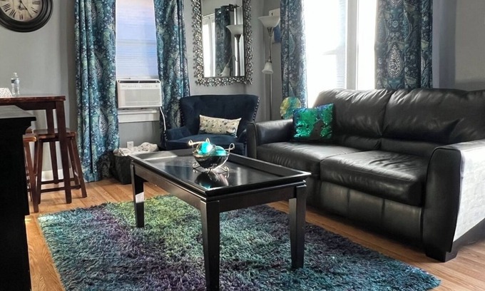 Dubuque Maison | Petite escapade confortable au coeur de la ville. Un court trajet en voiture de Galena.