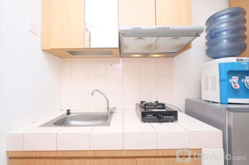 Depok Appartement | Cozy Living Studio Room at Margonda Residence 3 Apartment By Travelio