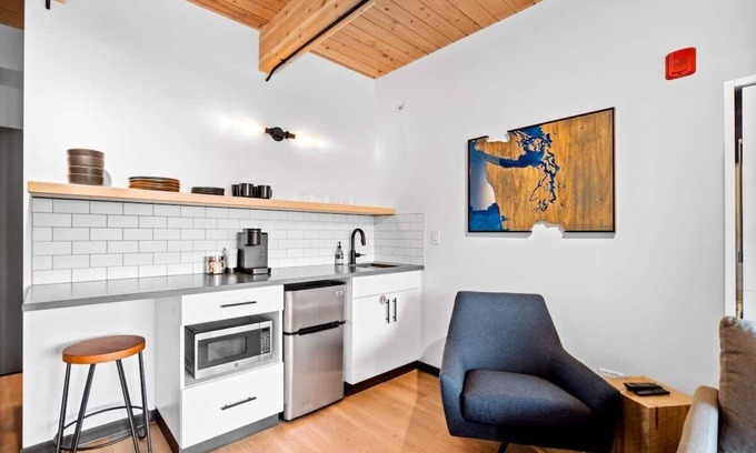 West Central Appartement | Cozy loft in Kendall Yards Suite-4