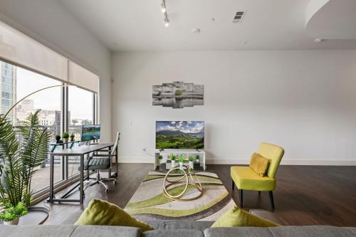 Cedars Appartement | Cozy loft style 2BR I Gym I Parking I Workspace