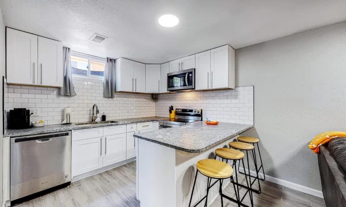 Twin Lakes Maison | Cozy Lower Unit Retreat in Denver