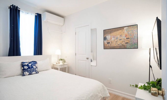 Queens Maison | Cozy, Luxury 1-2 Bedroom Townhome by Main Street in Charming Flushing, NY.