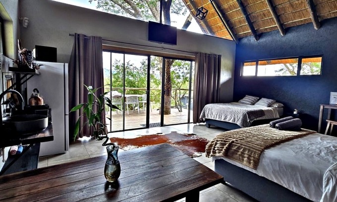 Nelspruit Chalet De Ski | Cozy Luxury Bush Chalet in amazing Nelspruit, Lowveld
