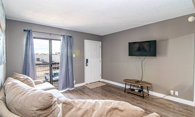 Midland Appartement | Cozy Midland Condo with Pool