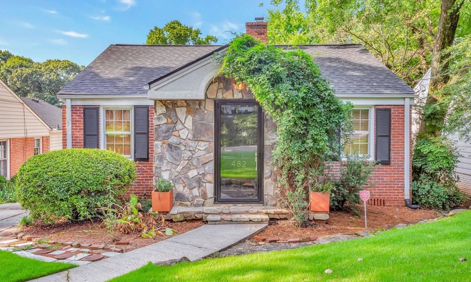 Loring Heights Maison | Cozy Midtown retreat with skyline views, private yard, deck, firepit, & W/D