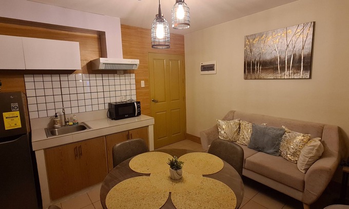 Dumaguete Copropriété | Cozy Mika's Home located at the Heart of Dumaguete (Two Bed Rooms Condo Unit )