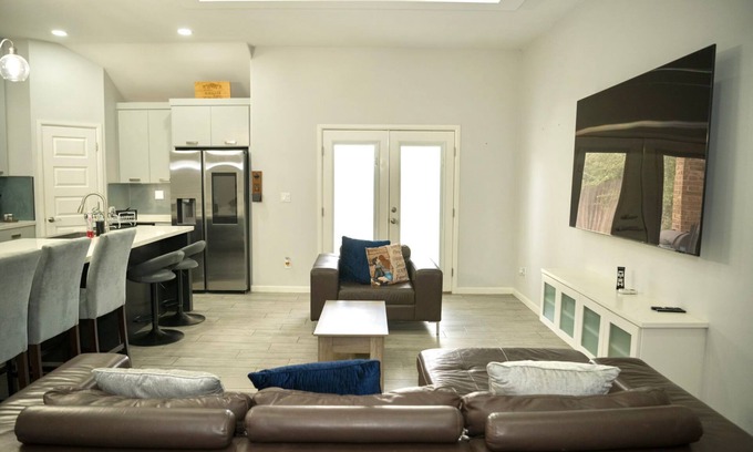 Edinburg Maison | Cozy & Modern 3BR House Edinburg, Texas