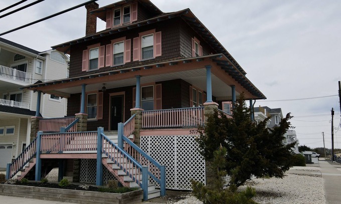 Sea Isle City Appartement | COZY MODERN & AFFORDABLE 1st floor SIC apartment ONE BLOCK from beach