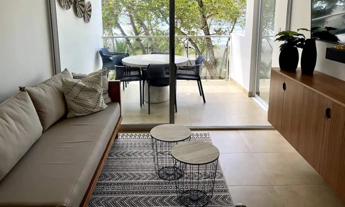 Bejuco Copropriété | Cozy-modern Beachfront 2-bedroom condo