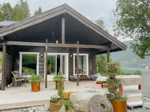 Torheim Maison | Cozy Modern Cabin In West Norway With View