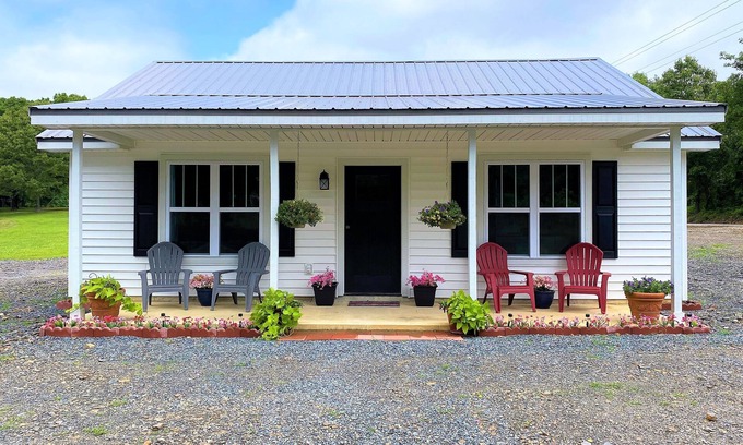 Hatfield Cabine | Cozy, Modern Cabin with Private Hot Tub, Sleeps 6, Direct ATV Trail Access!