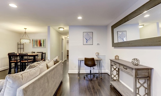 Southeast Appartement | Cosy Modern Capitol Hill appartement, 1 pâté de maisons à Metro, Walk to Attractions