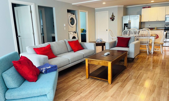 Burien Maison | Cozy modern casita! Near SeaTac airport