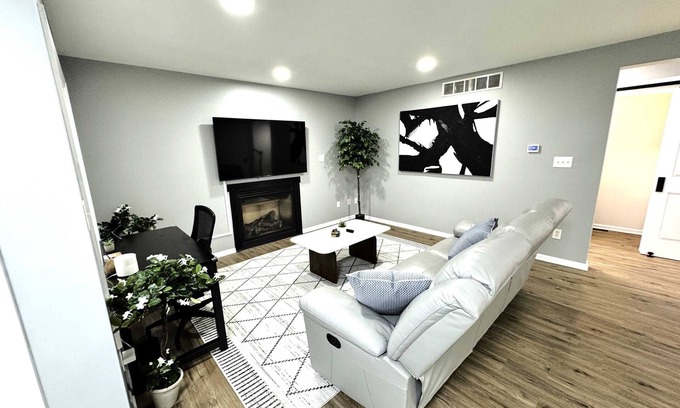 New Castle Maison | Cozy Modern Villa Sum