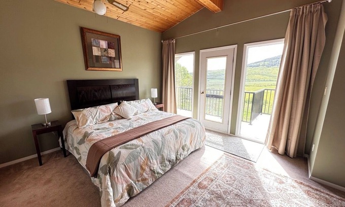 Beaver Mines Maison | Cozy Mountain home with easy access to all of the Castle region!