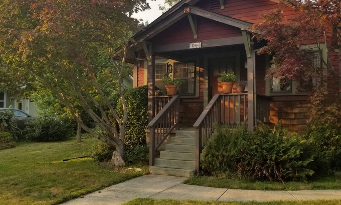 Mount Tabor Maison | Cozy Mt. Tabor Bungalow