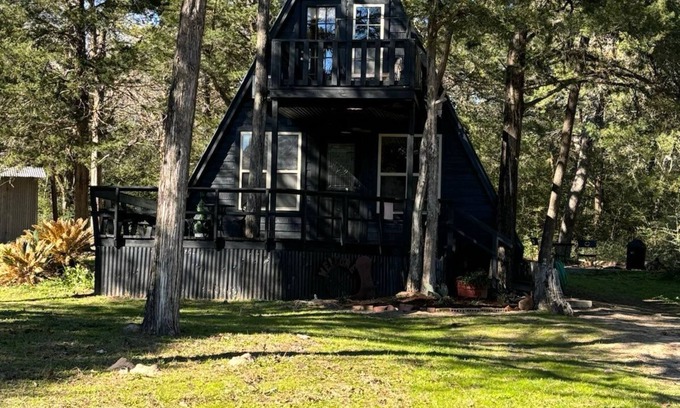 New Ulm Cabine | Cozy nature cabin in charming New Ulm with AC