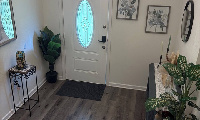 Coldspring Maison | Cozy Nest 3-bedroom house in Coldspring with WiFi and AC
