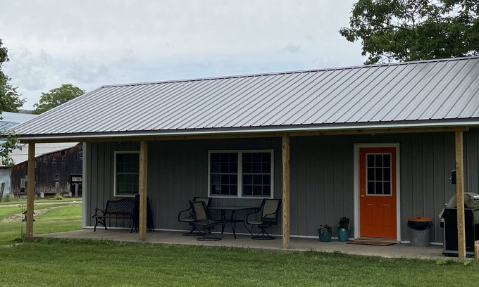 Beaver Dams Maison | Cozy new cottage sleeps 4 near Watkins Glen Racetrack!