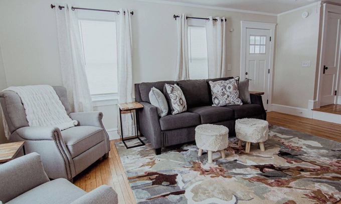 Tilton Maison | Cozy New England Home