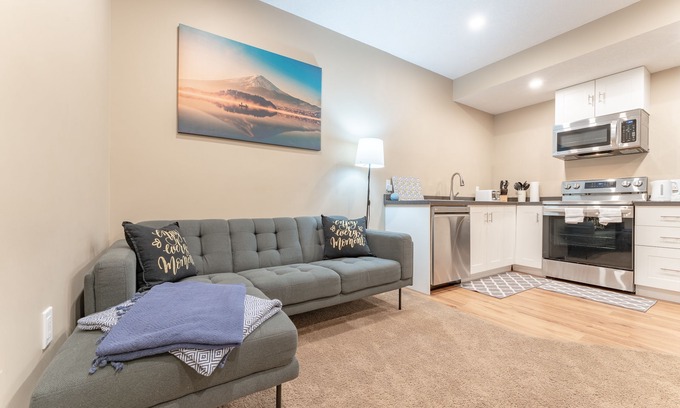 Symons Valley Appartement | Cozy newly built basement apartment in Sherwood