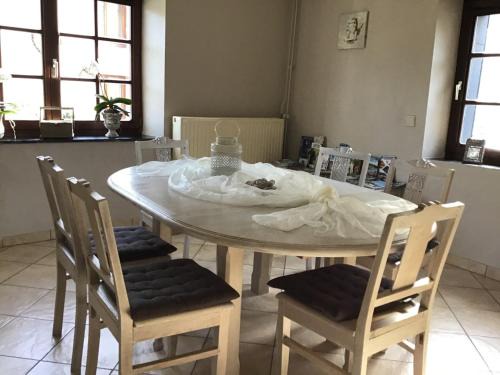 Nimbermont Maison | Cozy Nimbermont Home , cleaning included