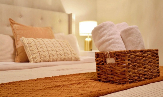 Oakville Maison | Cozy Oakville 1- Bedroom studio apt w/ private entrance/kitchen/wi-fi/parking
