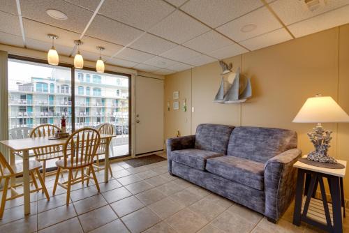 Wildwood Crest Appartement | Cozy Oceanfront Condo with Pool and Beach Access!