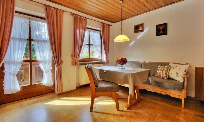 Oberau Appartement | Cozy one-bedroom apartment with terrace in the mountains