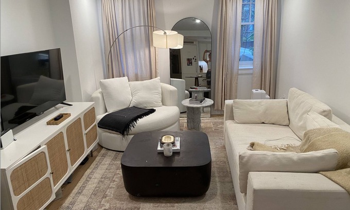 Woodley Park Appartement | Cozy One-Bedroom in the Heart of Woodley Park, D.C. - 2 Month Rental!