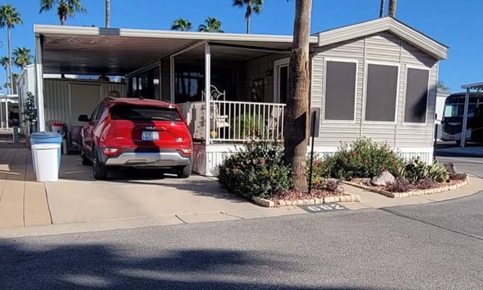 Tucson Maison | Cozy Park Model in charming Tucson with a beautiful view.