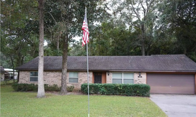 Lake City Maison | Cozy, Peaceful and Quiet Deerwood Cottage