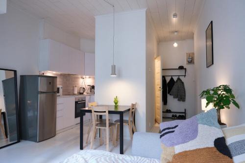 Alppiharju Appartement | Cozy & Peaceful Kallio Studio Near Everything